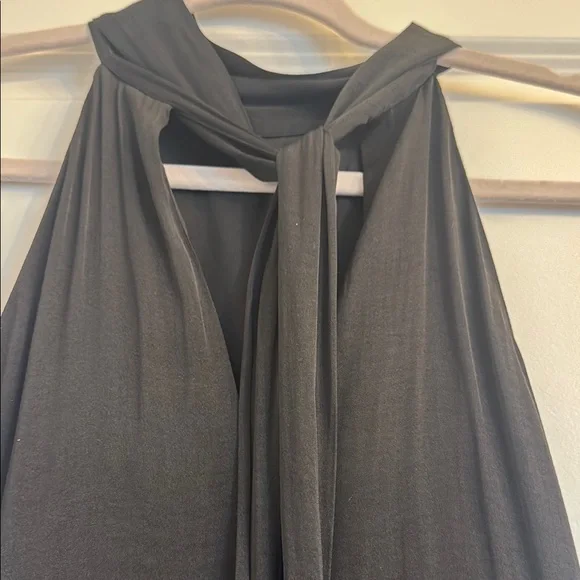 Elegant Black Halter Dress - Picture 10 of 12